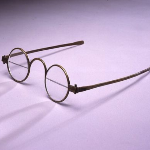 5 ene 1780 año - Lentes bifocales (Cinta de tiempo)