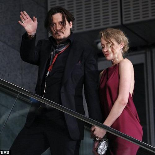 amber heard backless dress tokyo 18 h, jan 27, 2015 y Amber Heard Has the